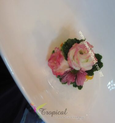 Corsage 05