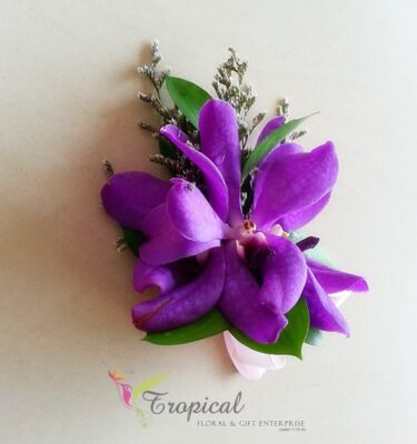 Corsage 09